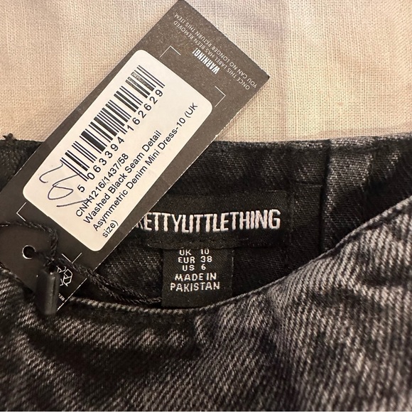 PrettyLittleThing Asymmetrical Denim Washed Black Mini Dress NWT US 6 - Picture 6 of 7
